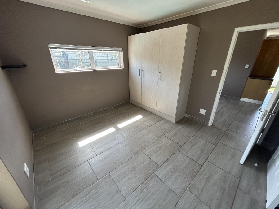 To Let 1 Bedroom Property for Rent in Parklands Western Cape